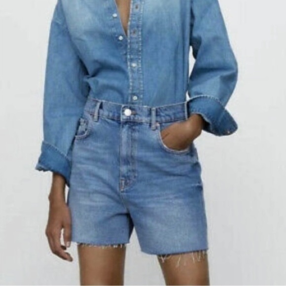 Zara Pants - 𝅺Zara Signature Denim The 90's Bermuda Shorts New